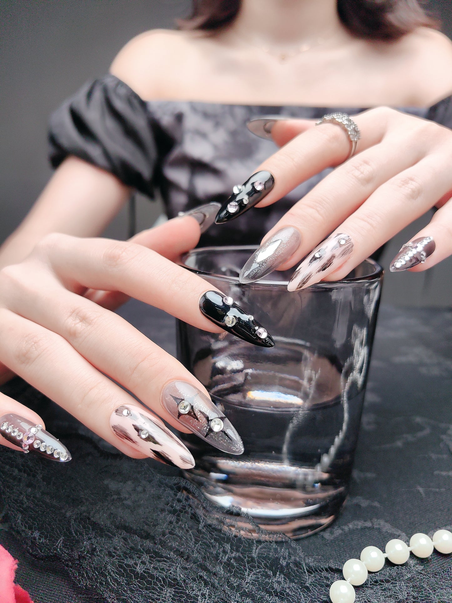 Black Sparkling Diamond Pressed Nail