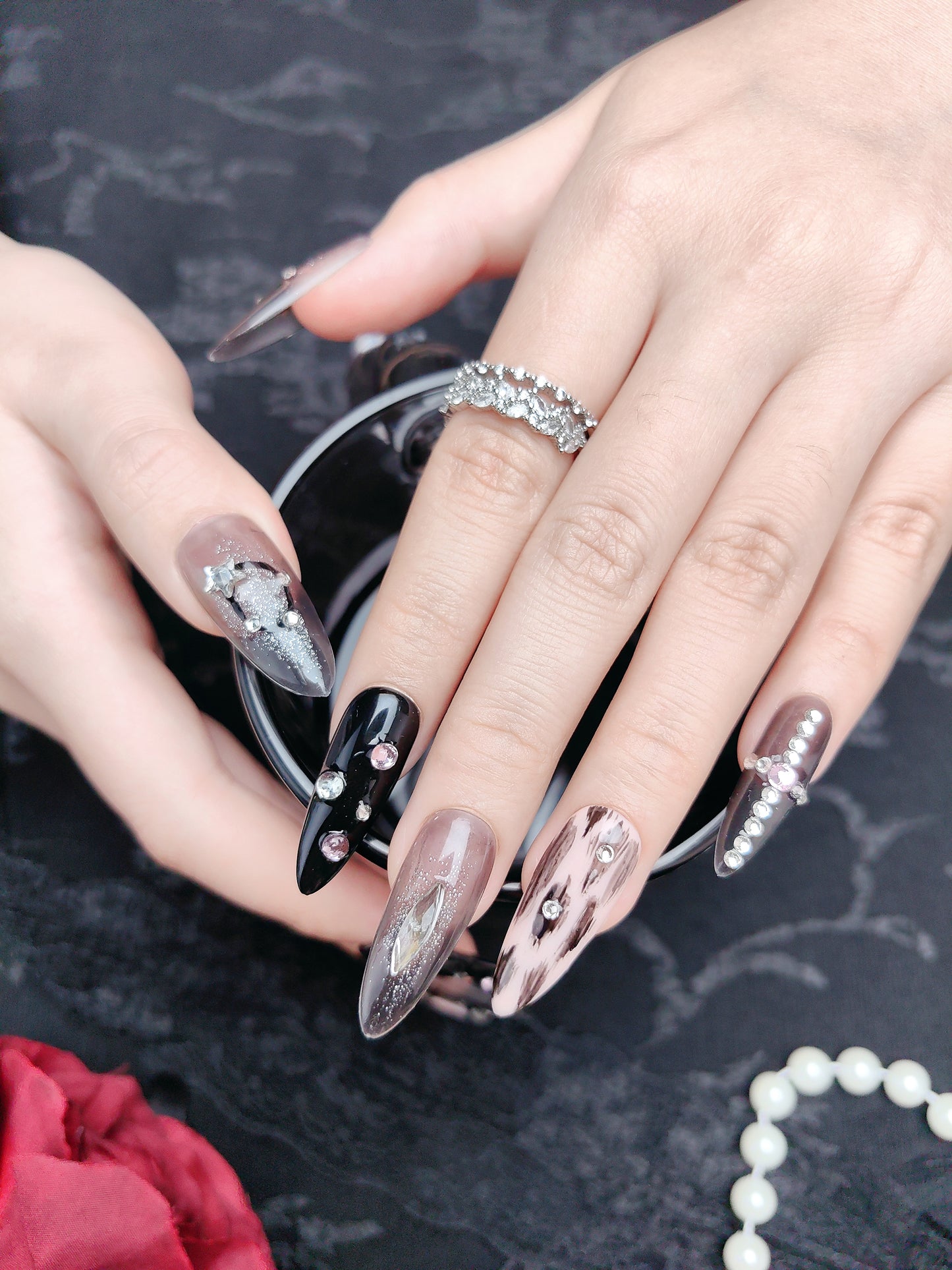 Black Sparkling Diamond Pressed Nail