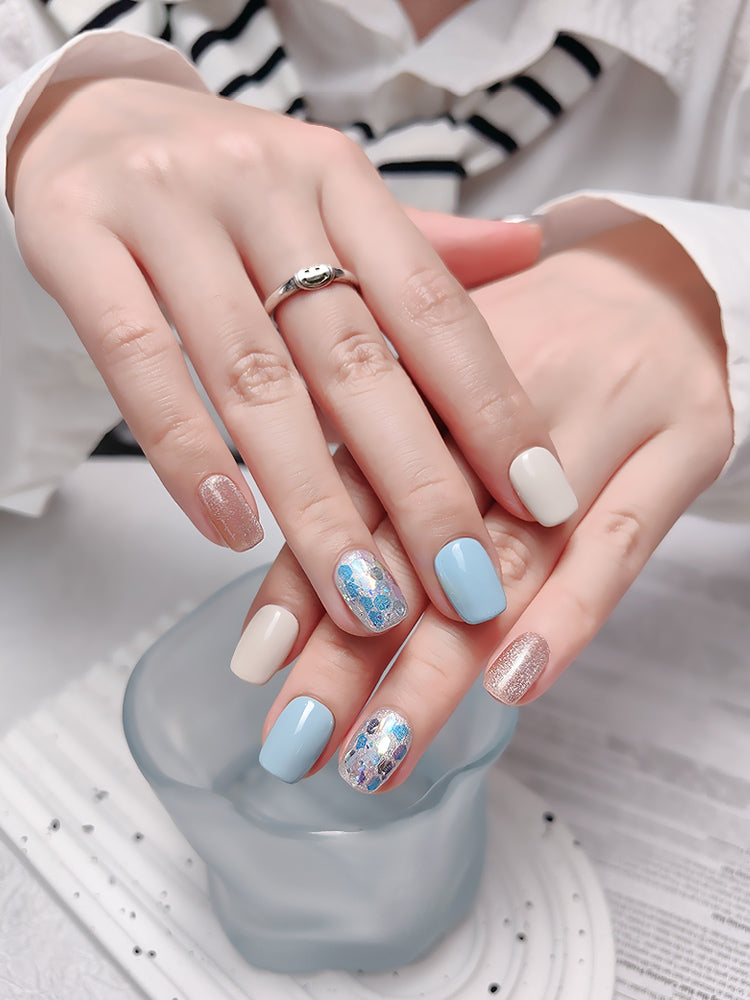 Blue press-on nails